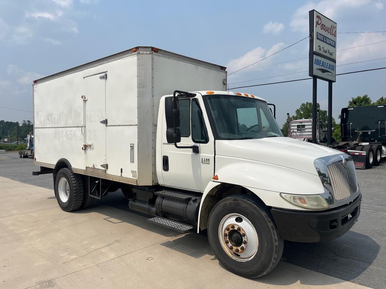 2003 INTERNATIONAL DURASTAR 4400 in Lynchburg, VA