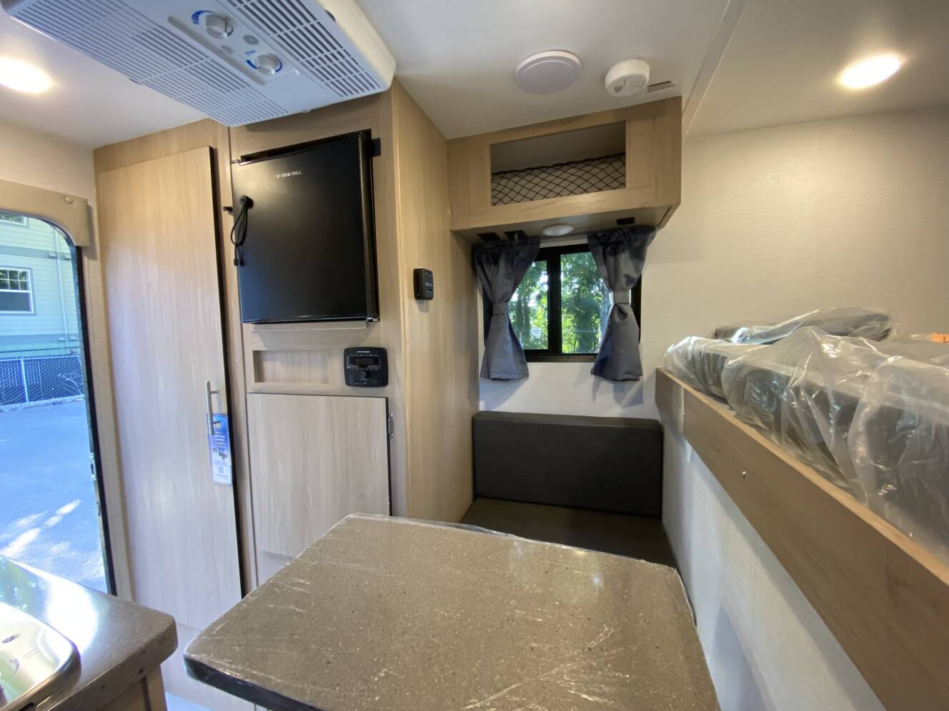 A photo of this 2025 Travel Lite UP COUNTRY 550U-XS