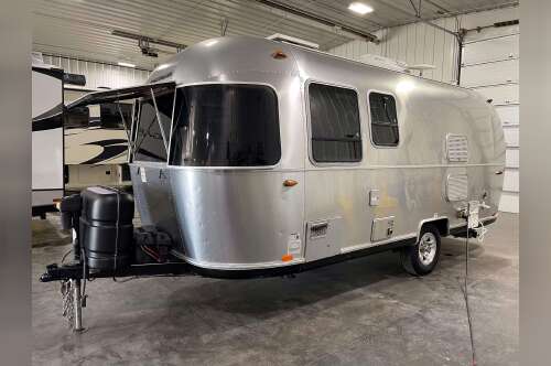 2016 Airstream Bambi Sport 22FB in evansville WY