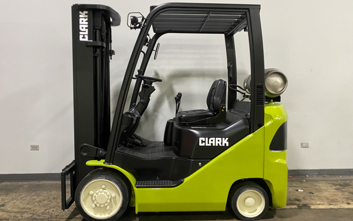 2018 CLARK S25CL in Cary, IL