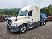 Commercial Truck Spotlight: Freightliner Cascadia image