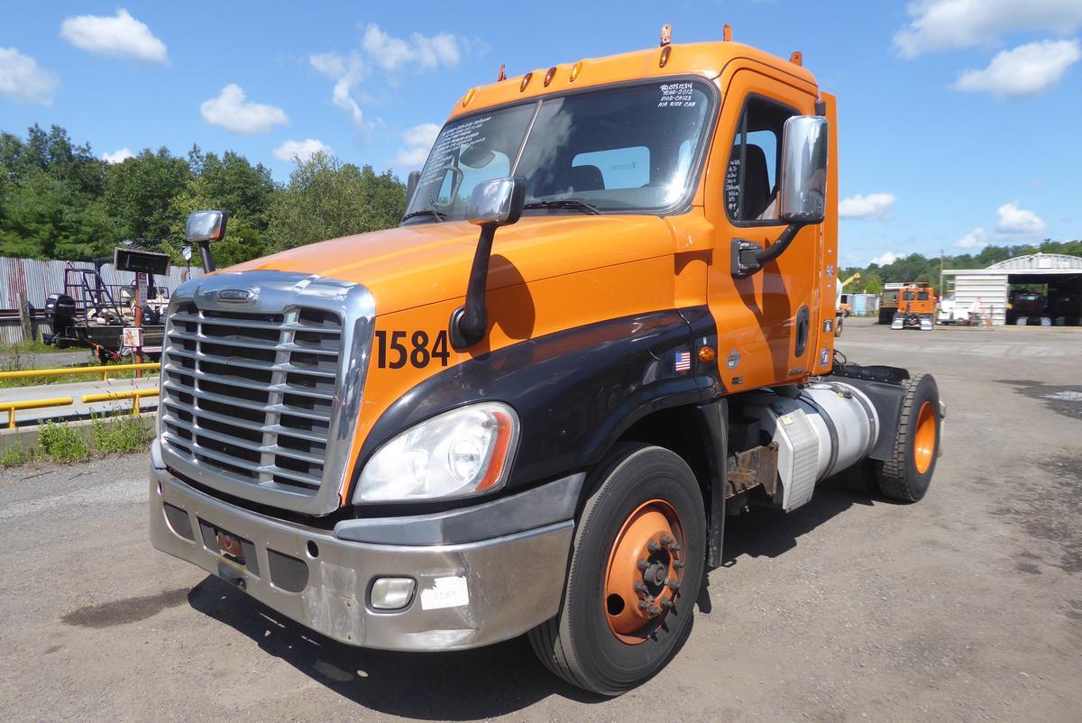 2012 FREIGHTLINER CASCADIA 125 in Sparrowbush, NY