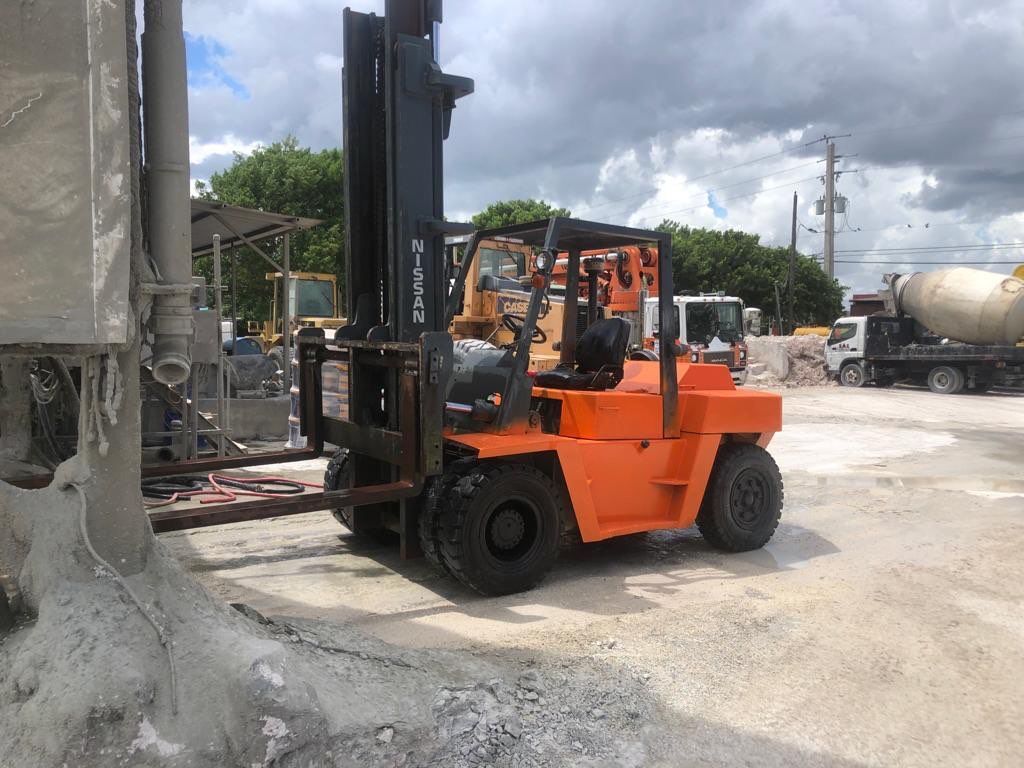 2010 NISSAN 16000-LBS in Miami, FL