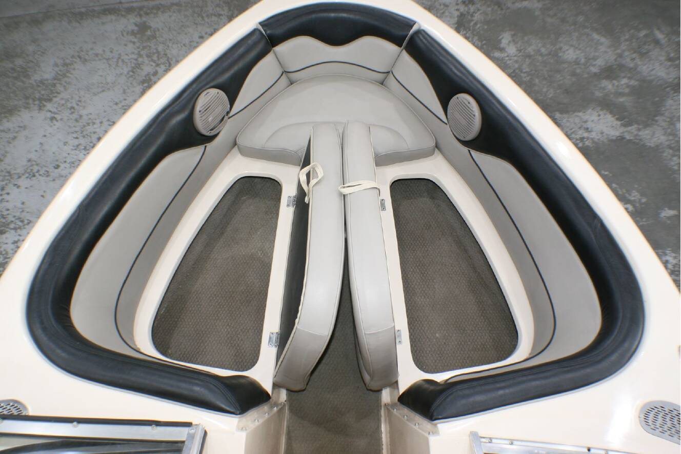 A photo of this 2000 Supra SANTERA
