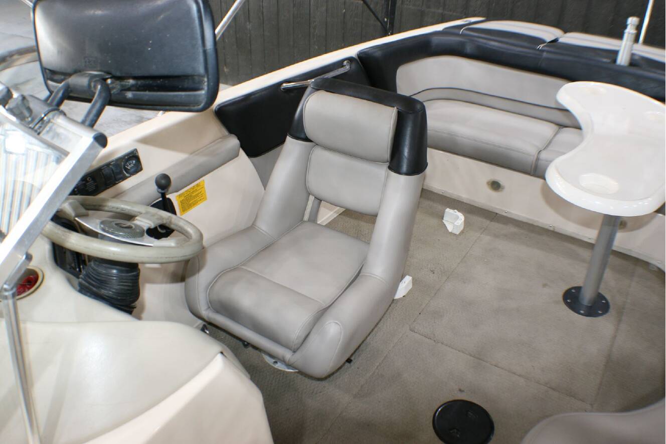 A photo of this 2000 Supra SANTERA
