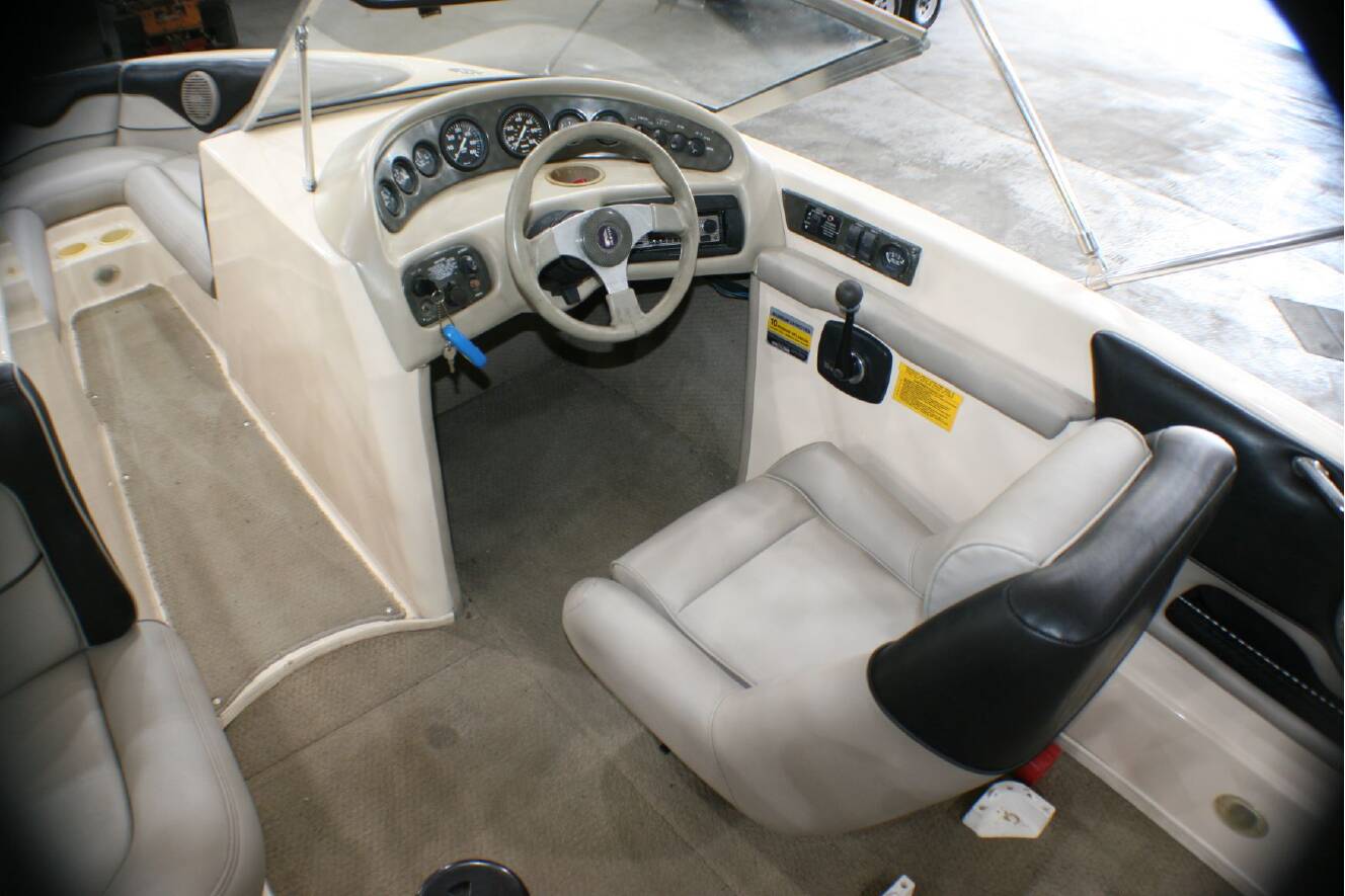 A photo of this 2000 Supra SANTERA