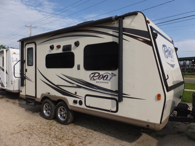 2015 FOREST RIVER ROCKWOOD ROO 19