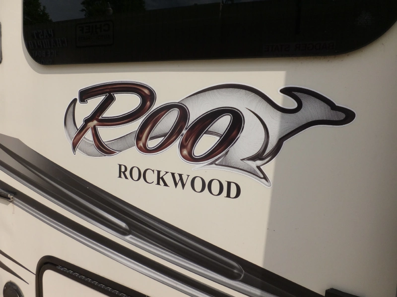 2015 FOREST RIVER ROCKWOOD ROO 19