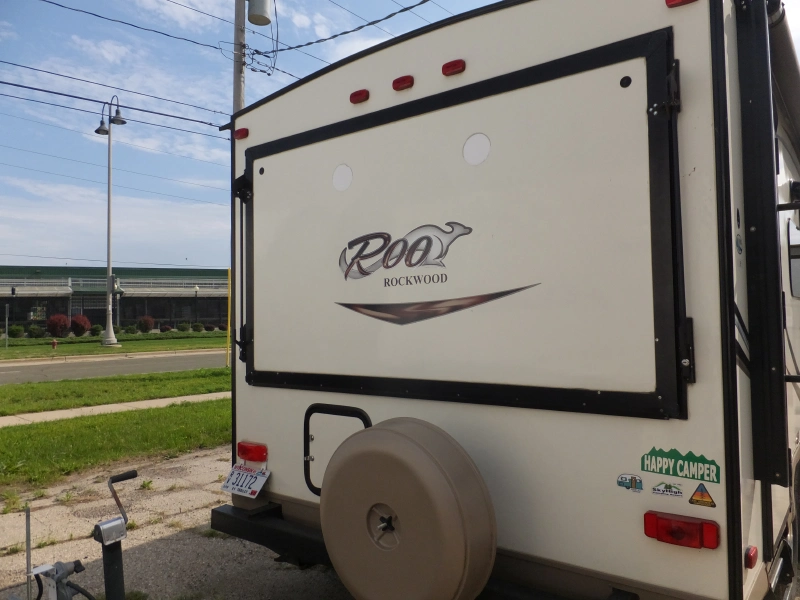 2015 FOREST RIVER ROCKWOOD ROO 19