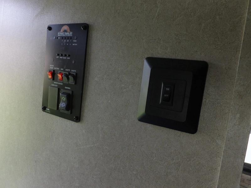 2022 SUNSET PARK RV SUN-LITE 16BH