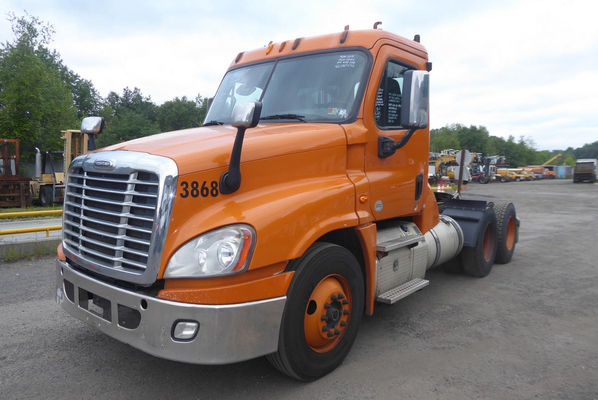 2014 FREIGHTLINER CASCADIA 125 in Sparrowbush, NY