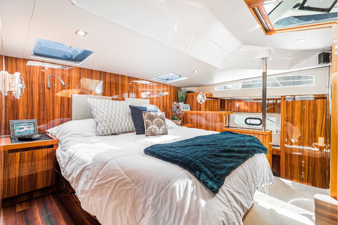 A photo of this 2017 Aquila 44 POWER CATAMARAN