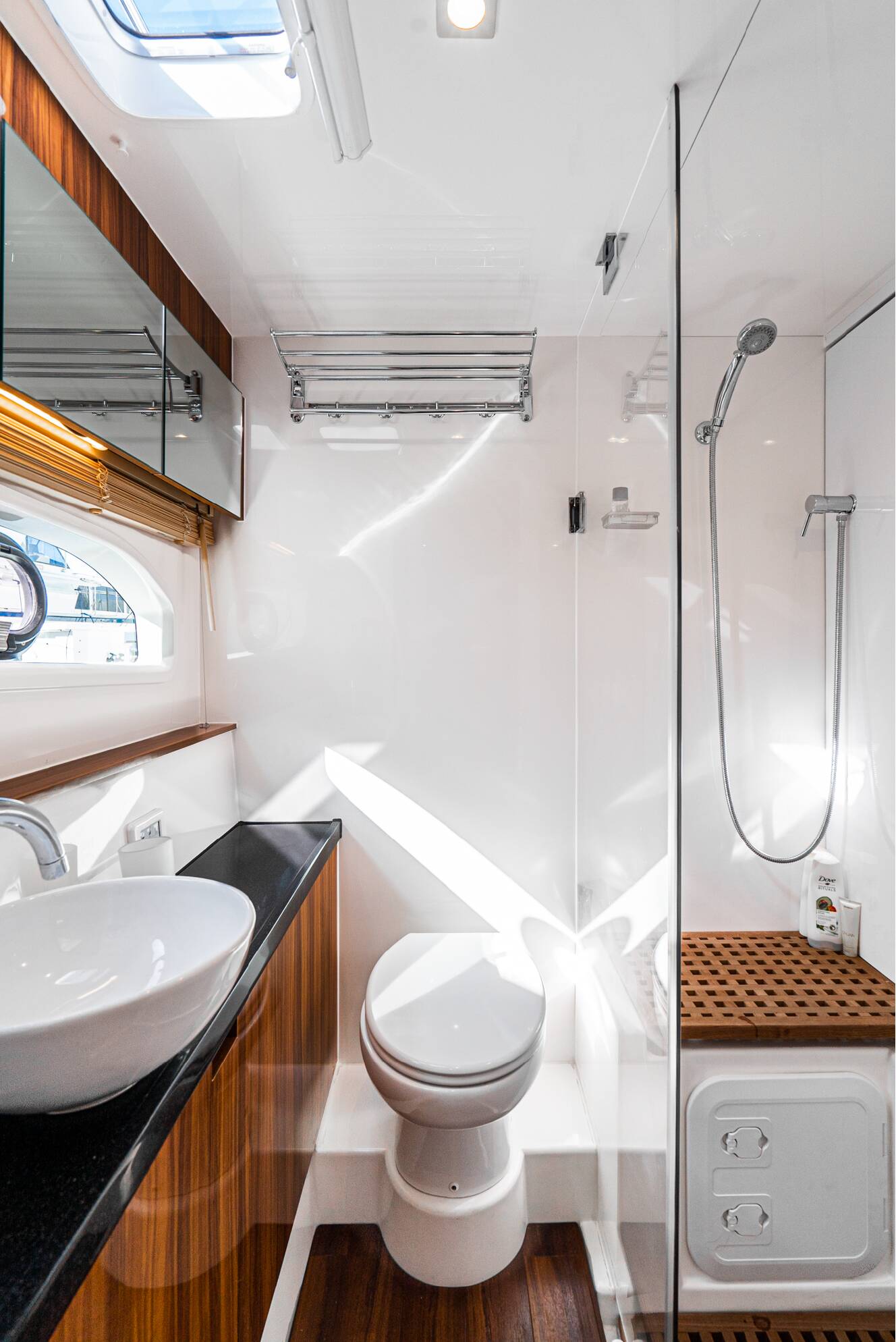 A photo of this 2017 Aquila 44 POWER CATAMARAN