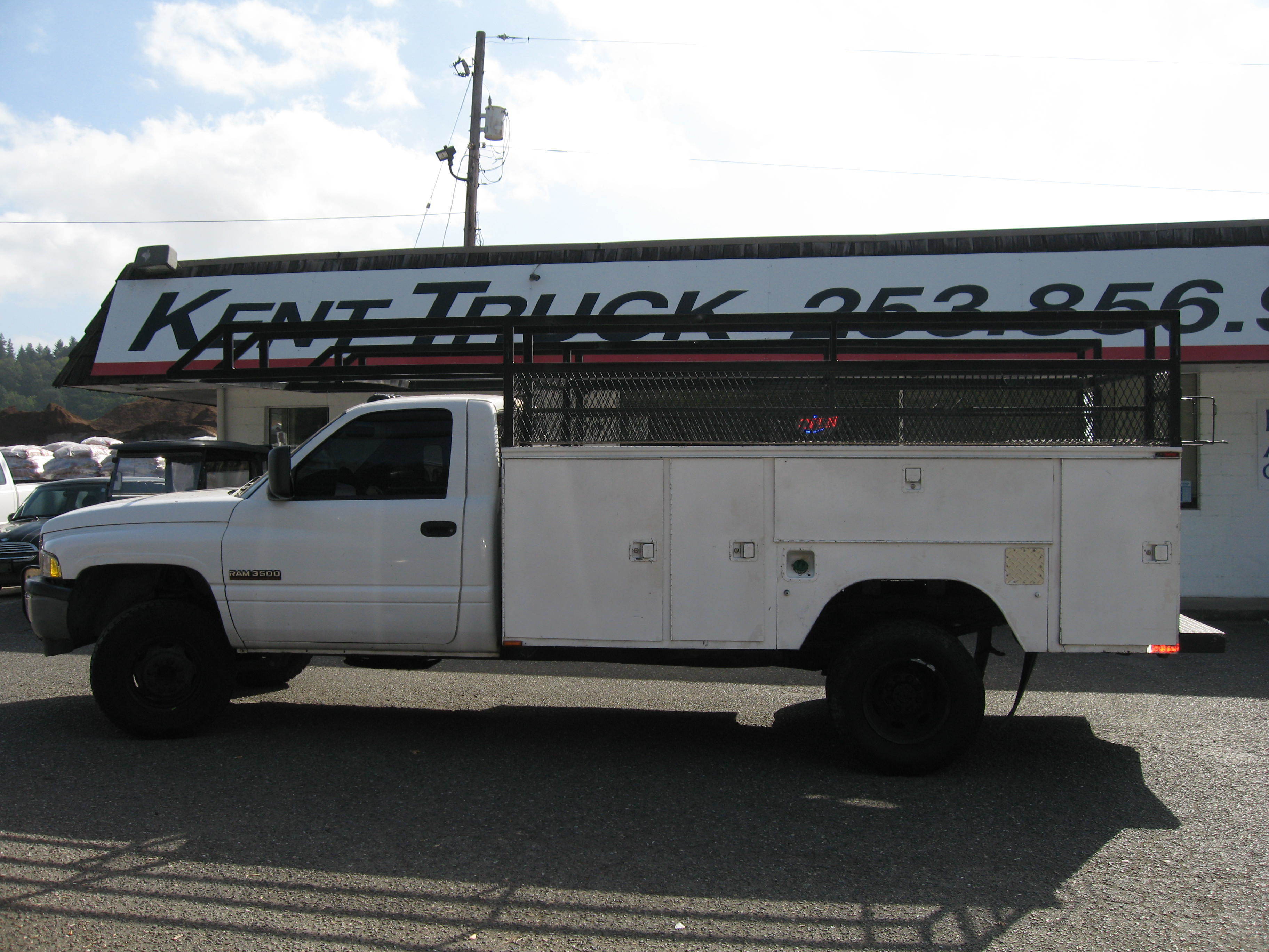 2001 DODGE RAM 3500 in Kent, WA