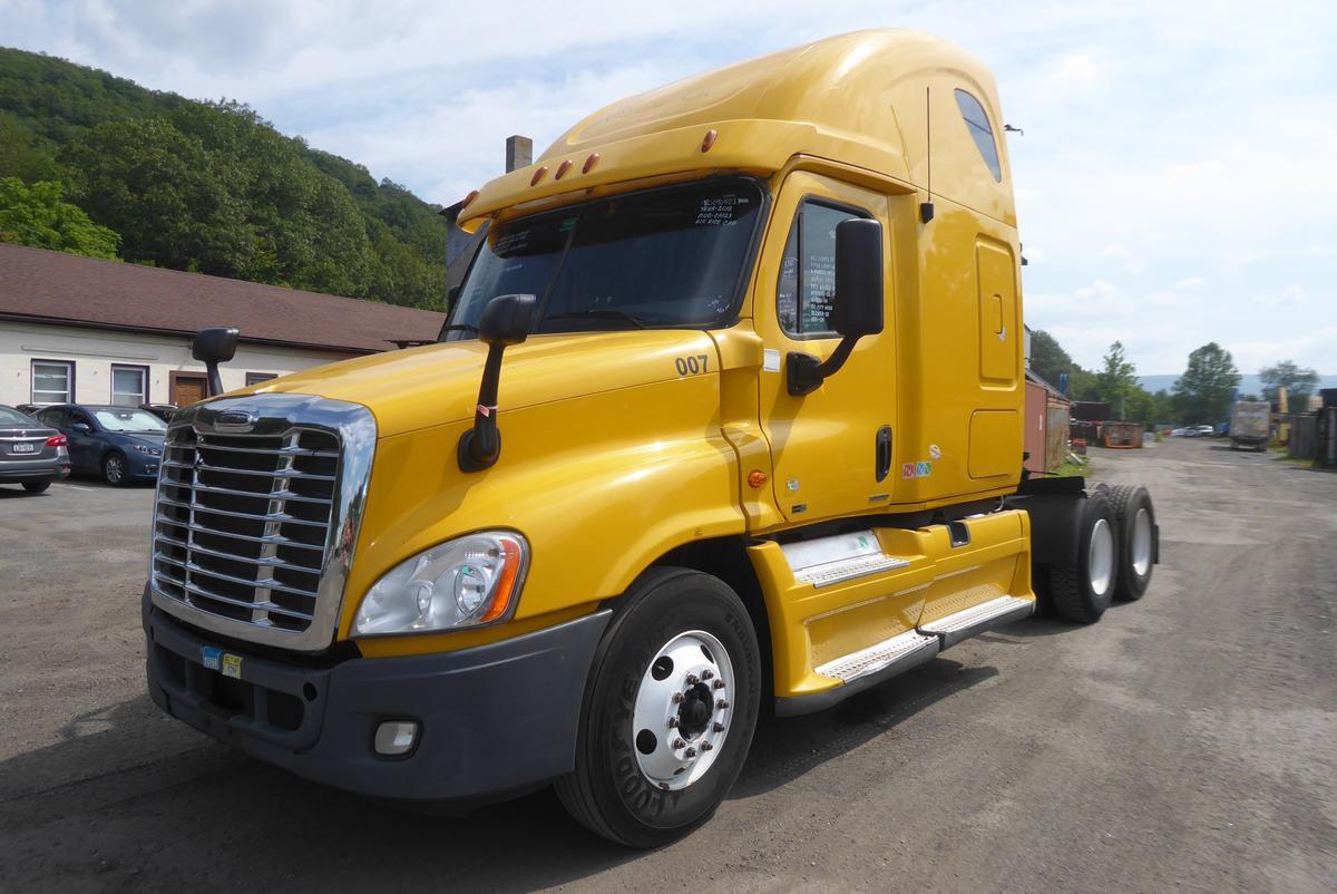 2012 FREIGHTLINER CASCADIA 125 in Sparrowbush, NY