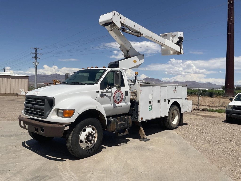 2003 FORD F750 in East Wareham, MA