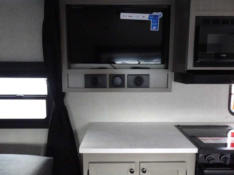 2024 STARCRAFT SUPER LITE 212FB