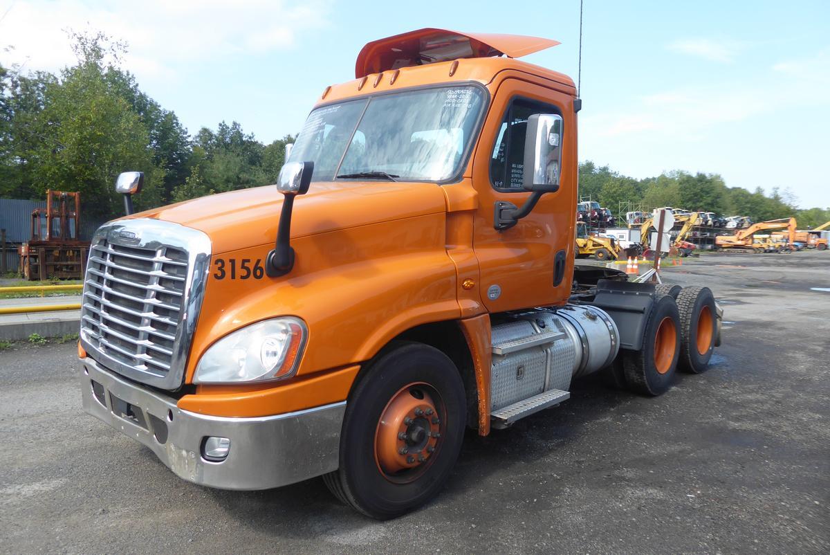2016 FREIGHTLINER CASCADIA 125 in Sparrow Bush, NY