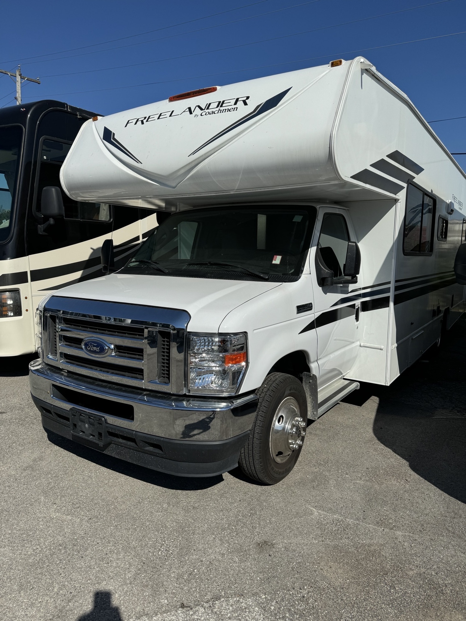 2022 Coachmen FREELANDER 27QB in zionsville IN