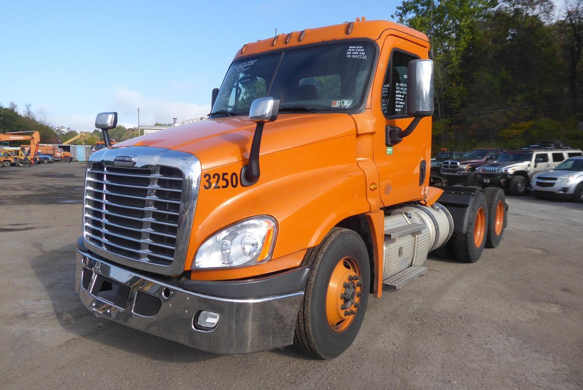 2016 FREIGHTLINER CASCADIA 125 in Sparrowbush, NY