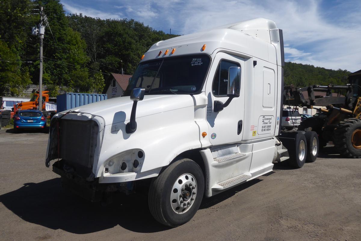 2013 FREIGHTLINER CASCADIA 125 in Sparrowbush, NY