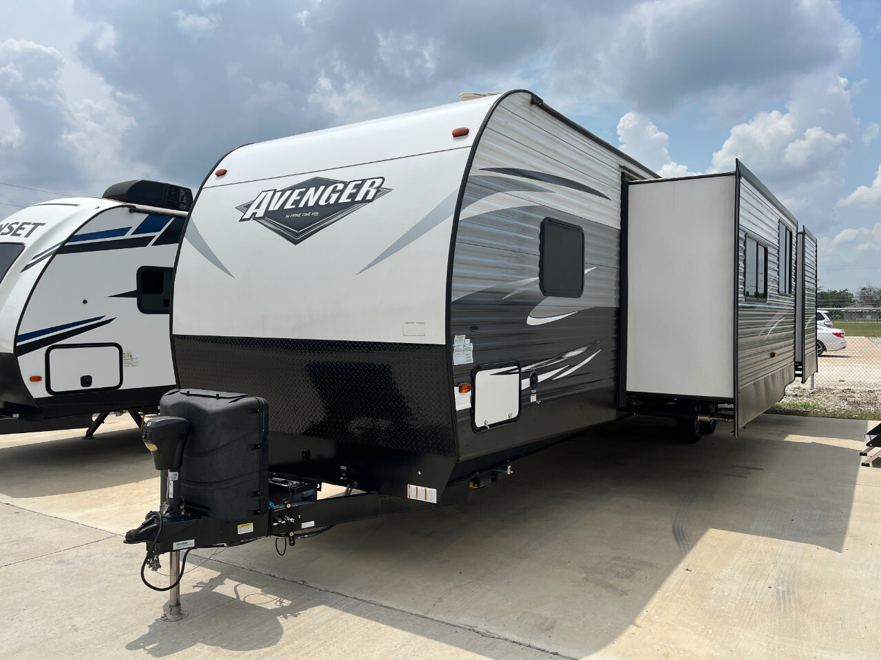 2019 Prime Time avenger 32rbs