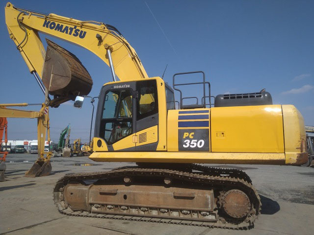 2014 KOMATSU PC350LC-10 in Port Yokohama