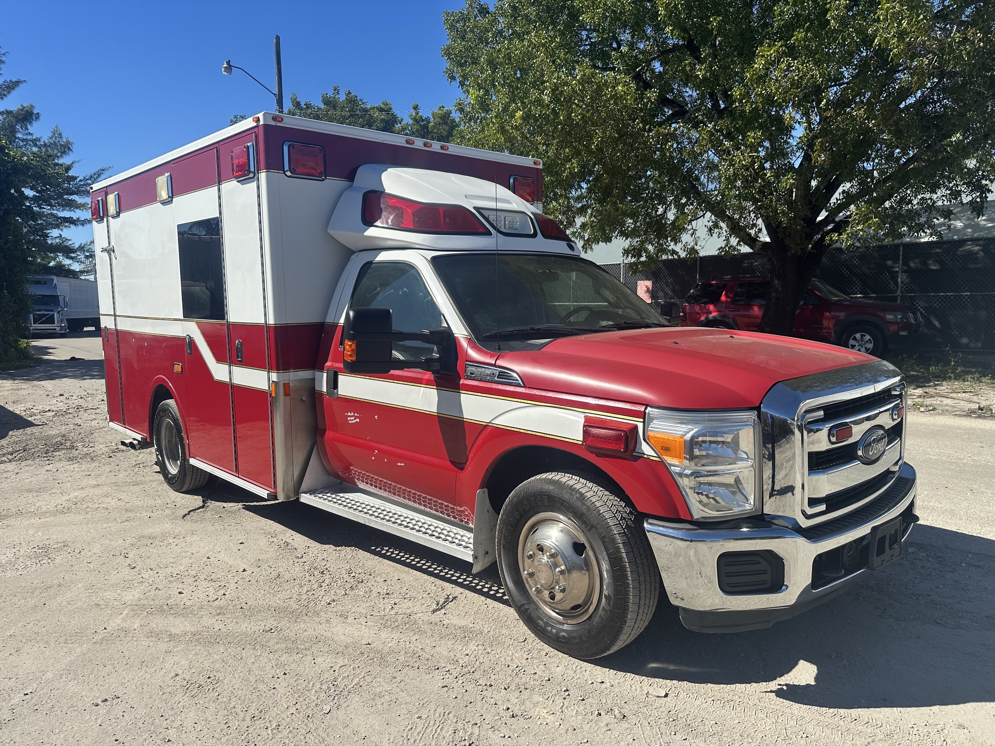 2015 FORD F350 in Miami, FL