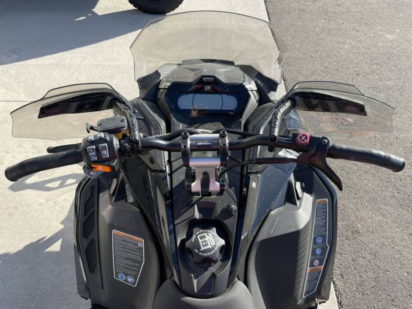 A photo of this 2022 Ski-Doo Renegade® X® Rotax® 850 E-TEC® Kit Ice Rip XT 1.5_7