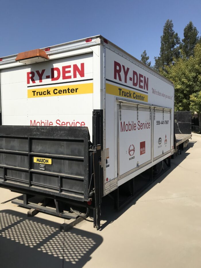 2013 GENERAL TRUCK BODY VAN BODY in Fresno, CA