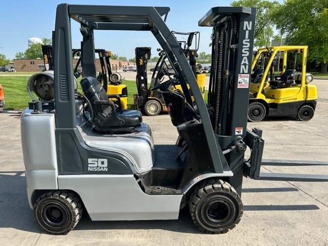 2009 NISSAN MAPL02A25LV in Mundelein, IL