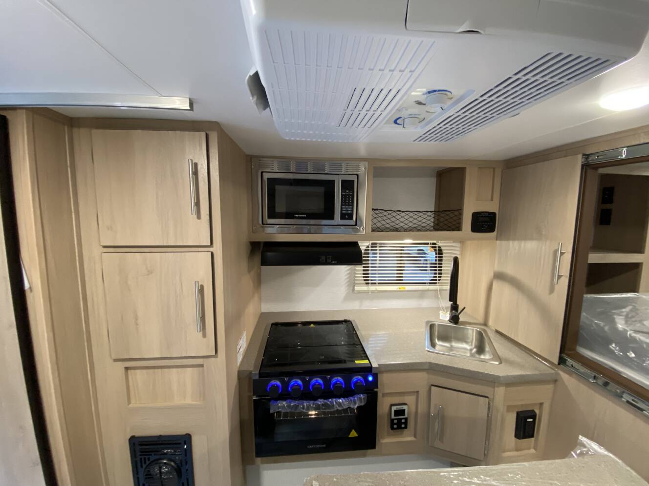 A photo of this 2026 Travel Lite Up Country 900U