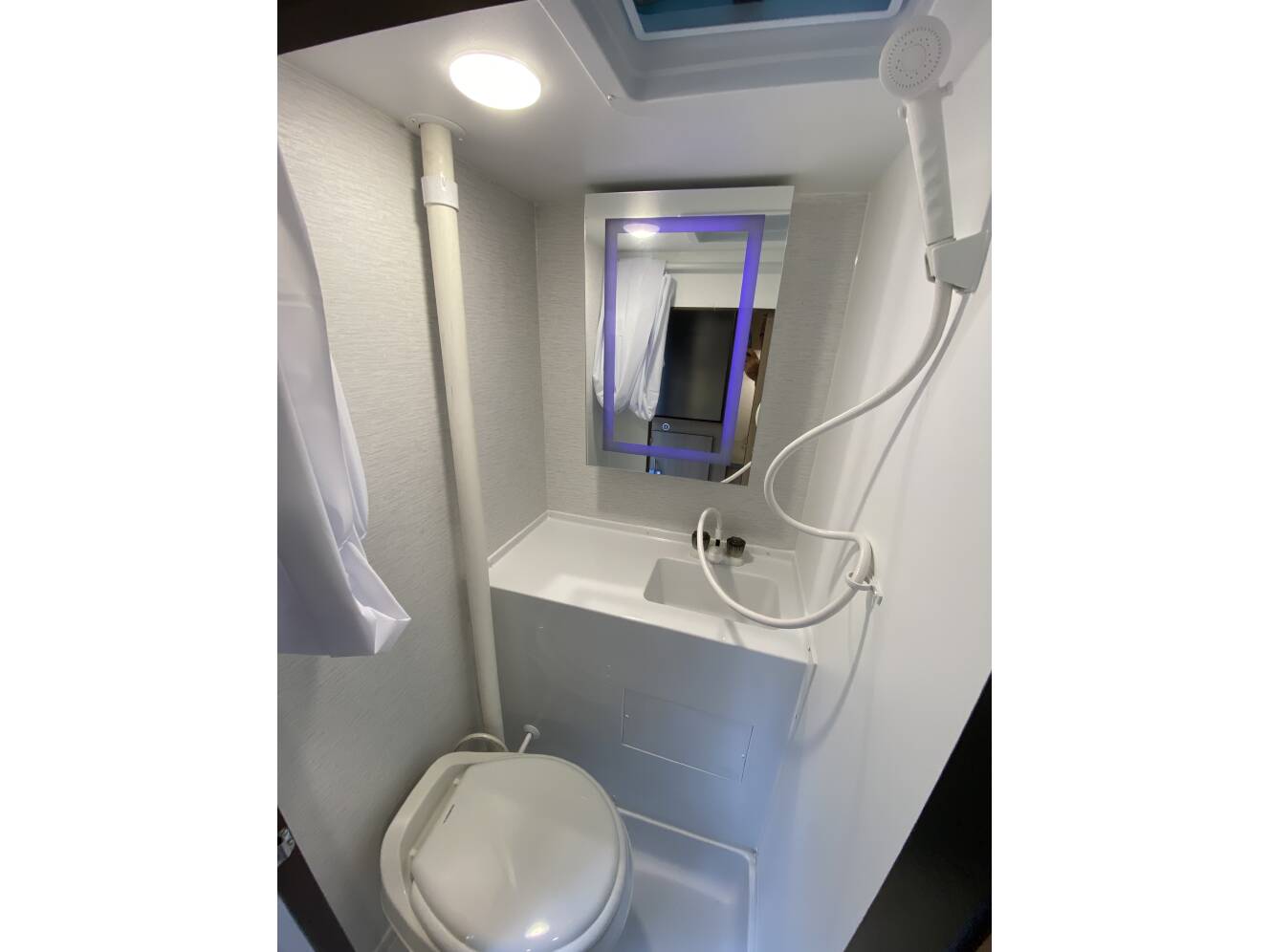 A photo of this 2026 Travel Lite Up Country 900U