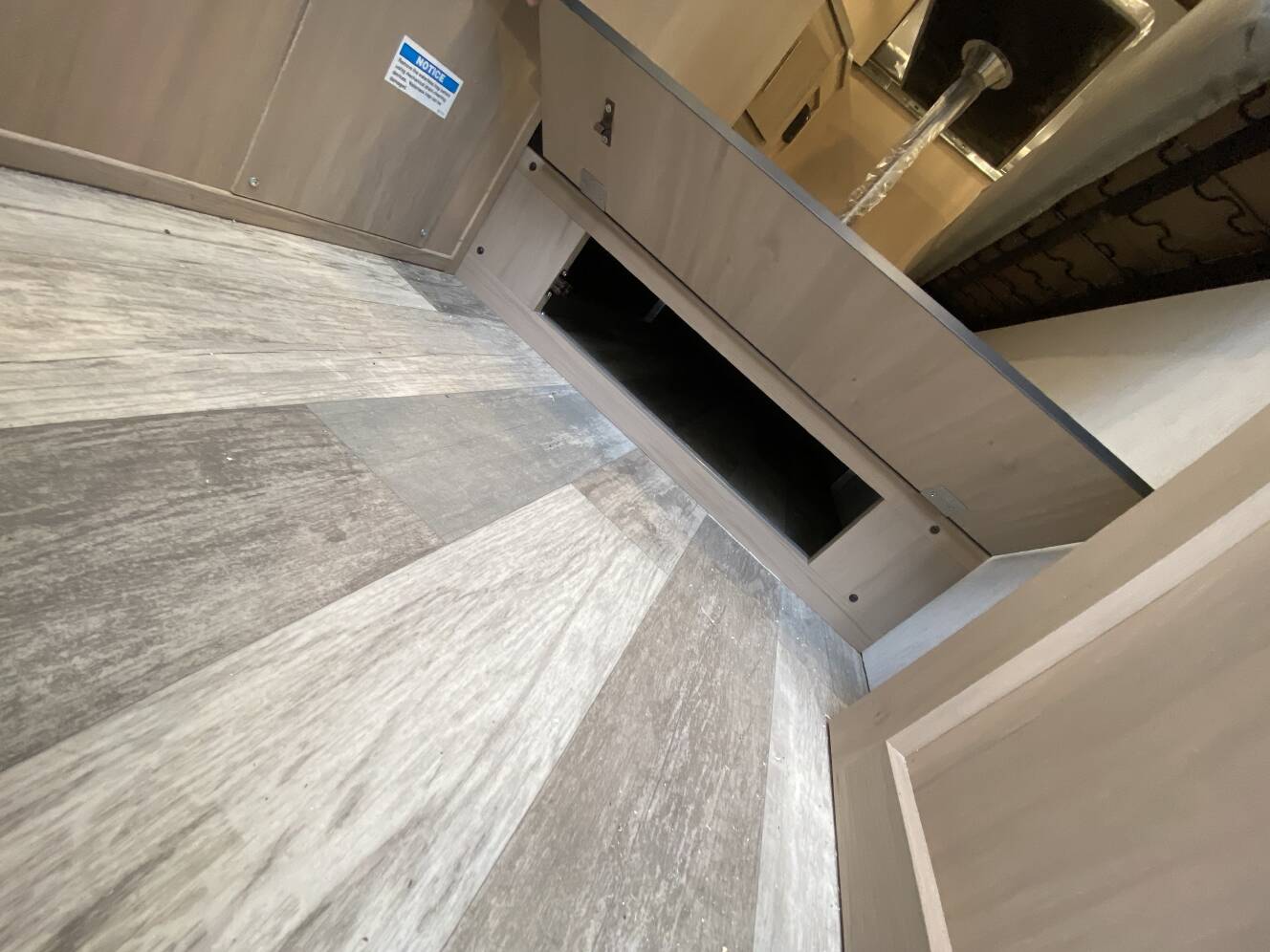 A photo of this 2026 Travel Lite Up Country 900U