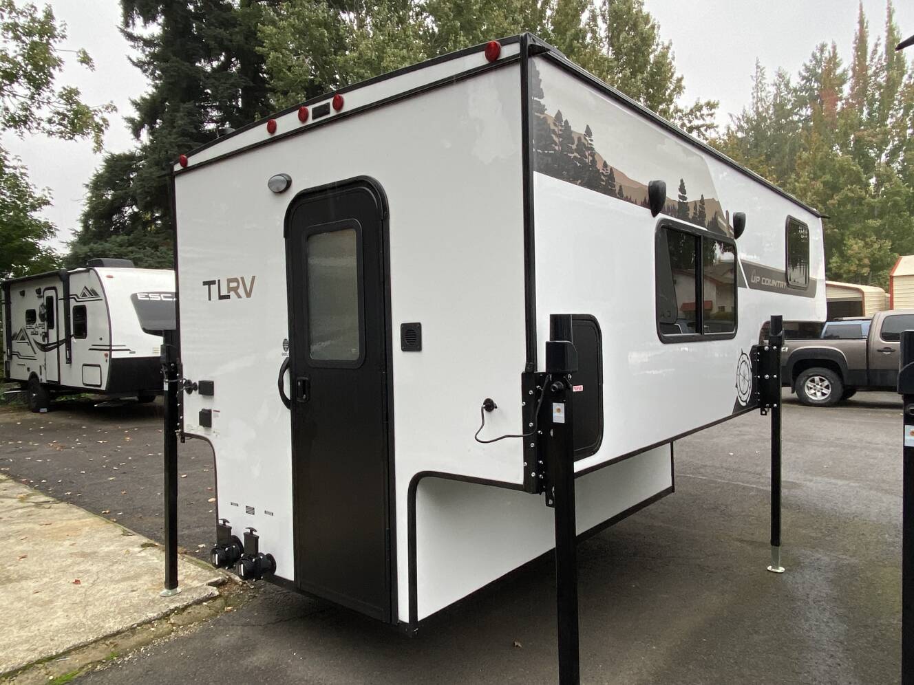 A photo of this 2026 Travel Lite Up Country 900U