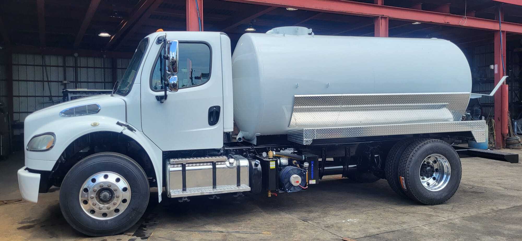 2022 FREIGHTLINER BUSINESS CLASS M2 106 in Miami, FL