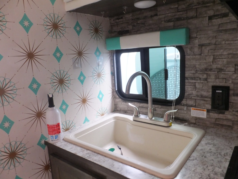 2022 SUNSET PARK RV SUN-LITE 16BH