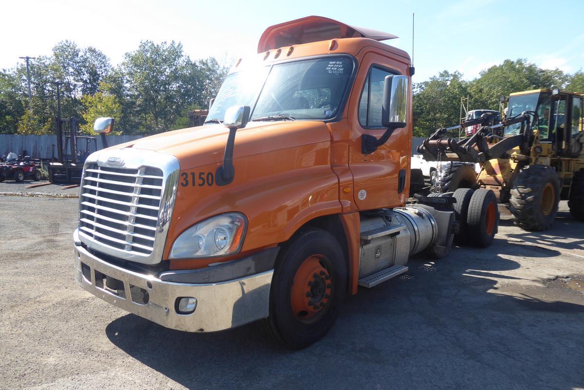 2016 FREIGHTLINER CASCADIA 125 in Sparrow Bush, NY