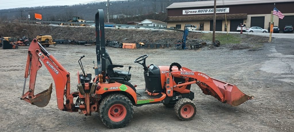 2020 KUBOTA LA 340 in Tyrone, PA