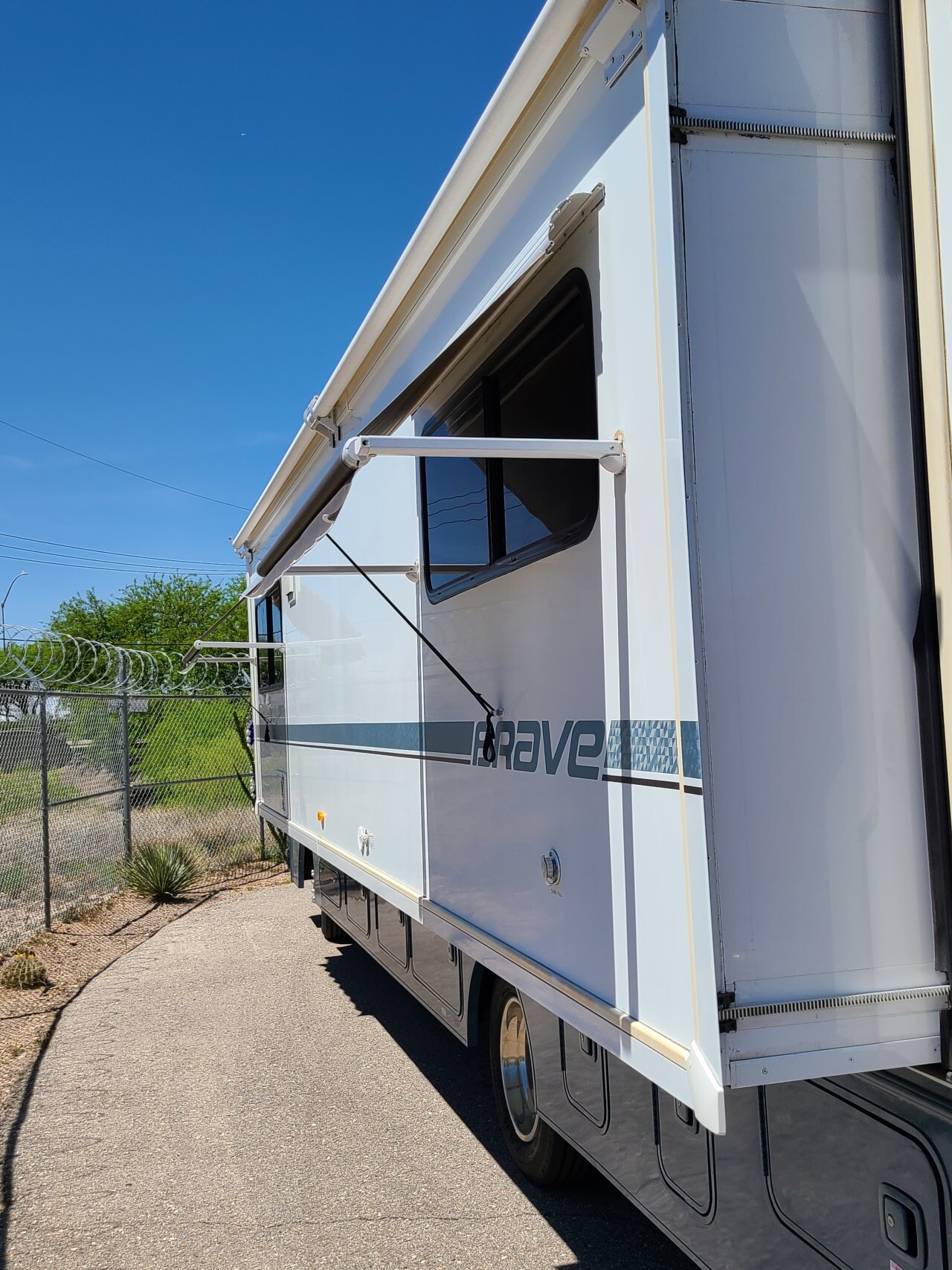 2015 Winnebago BRAVE 31C in tucson AZ