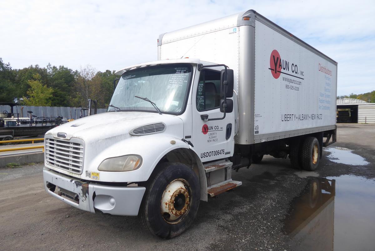 2004 FREIGHTLINER BUSINESS CLASS M2 106 in Sparrowbush, NY