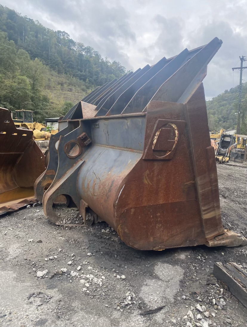 CATERPILLAR 992G Spade Nose Rock Bucket. in Dallas, TX