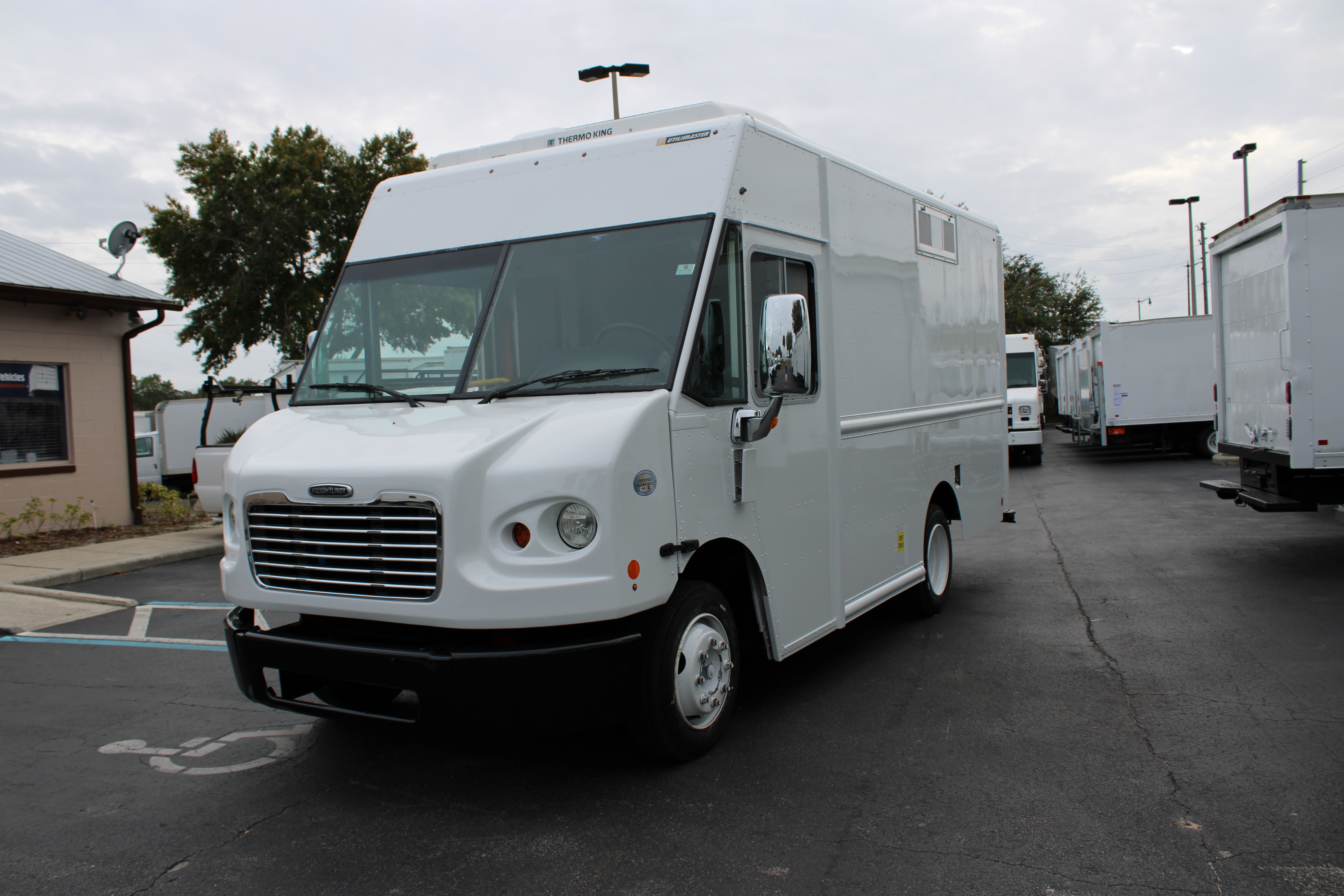 2017 FREIGHTLINER MT45 in Sanford, FL