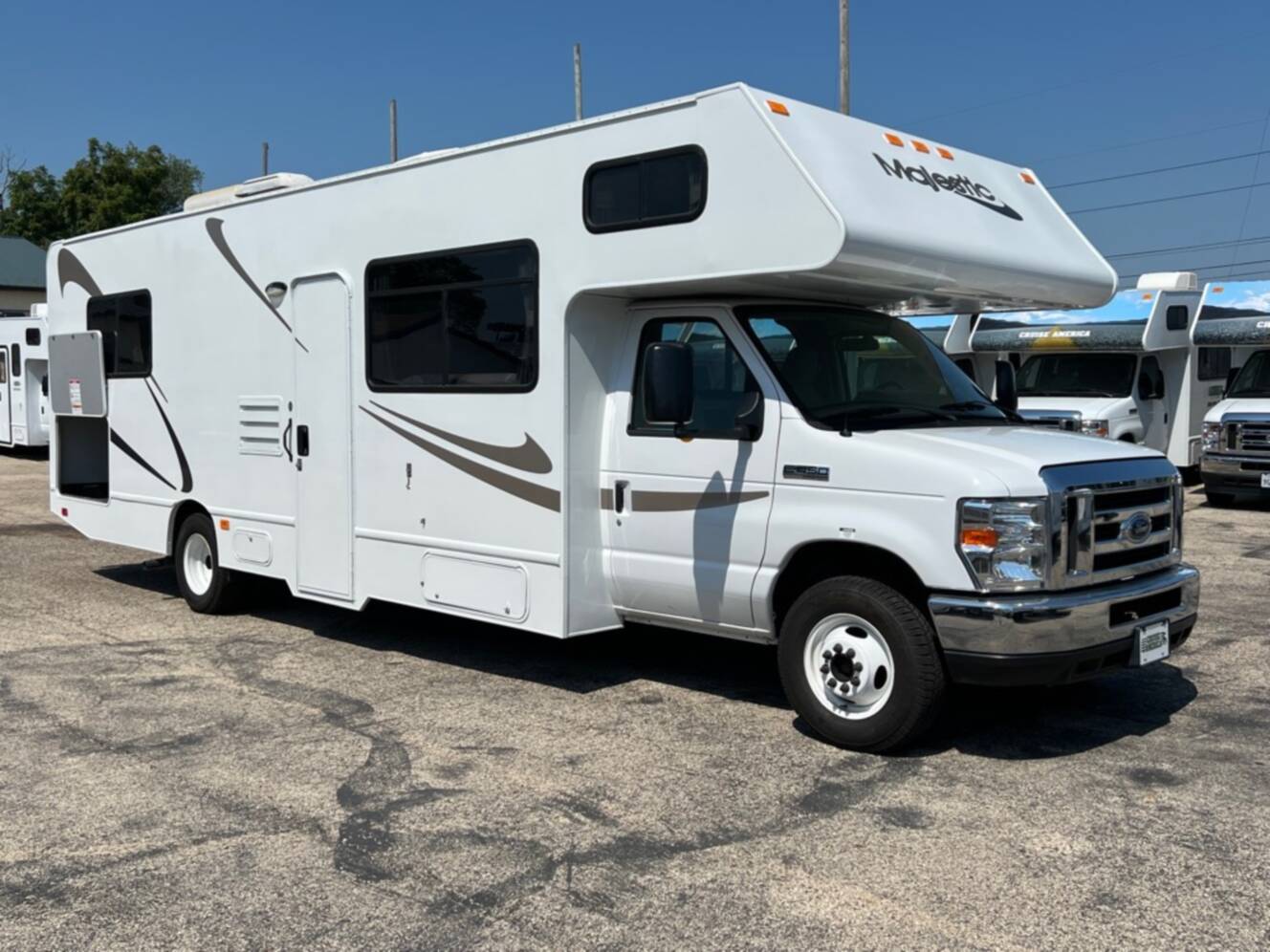 A photo of this 2022 Thor Motor Coach FOUR WINDS MAJESTIC 28A
