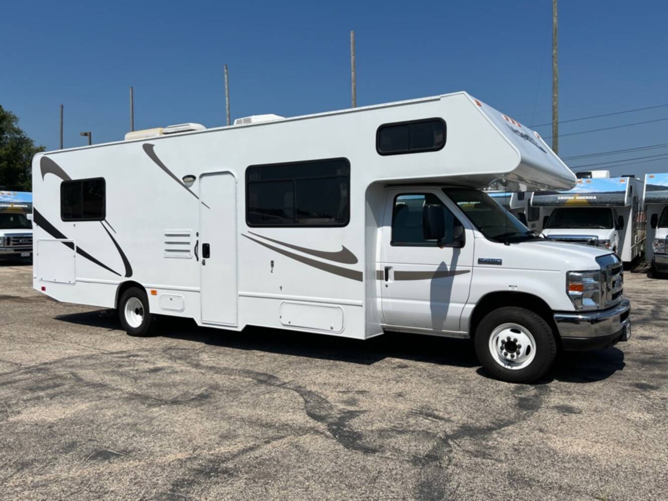 A photo of this 2022 Thor Motor Coach FOUR WINDS MAJESTIC 28A