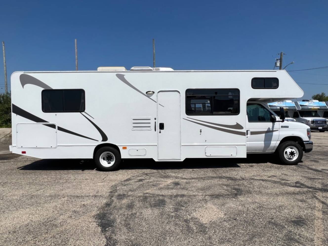 A photo of this 2022 Thor Motor Coach FOUR WINDS MAJESTIC 28A