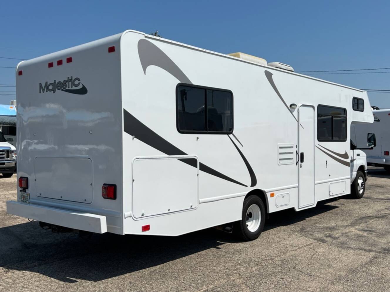 A photo of this 2022 Thor Motor Coach FOUR WINDS MAJESTIC 28A