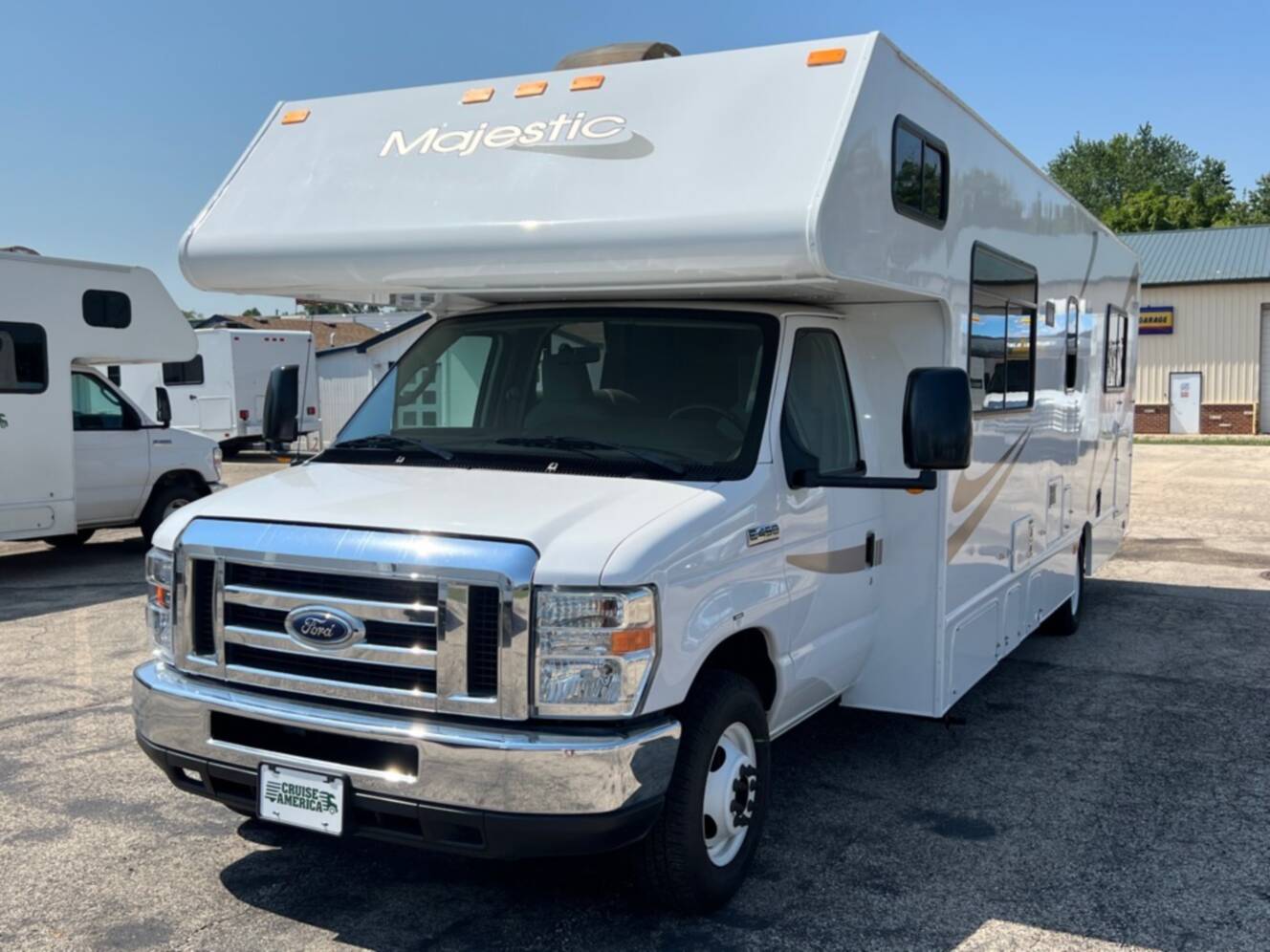 A photo of this 2022 Thor Motor Coach FOUR WINDS MAJESTIC 28A