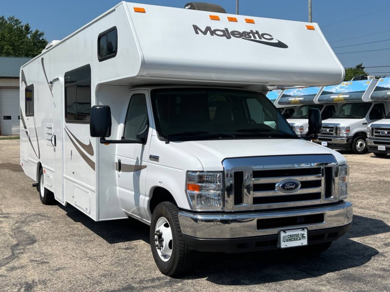 A photo of this 2022 Thor Motor Coach FOUR WINDS MAJESTIC 28A