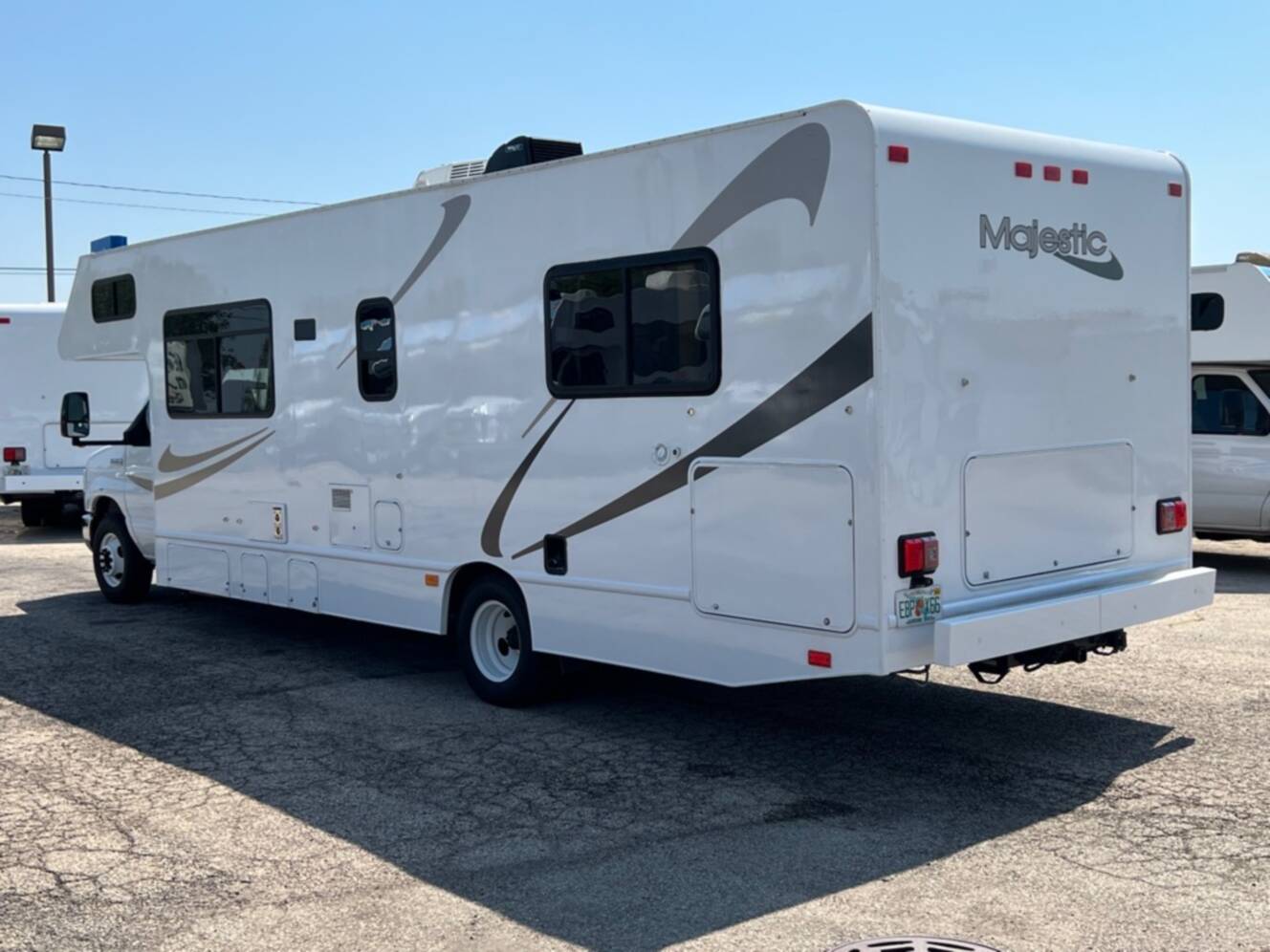 A photo of this 2022 Thor Motor Coach FOUR WINDS MAJESTIC 28A